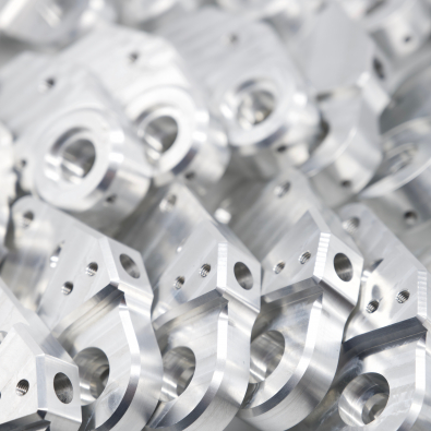 Pièce CNC sans finition, marques d'outils visibles